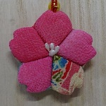 ちりめん根付け　さくらの花　(桜)