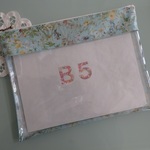 リバティビニコのB5クリアポーチ＊ワイルド・フラワーズ（ブルー）