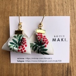 《再販》プリーツ＊ピアス/赤い実の刺繍