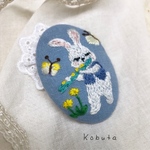 🐰春の笛を吹く♬うさぎさん🐰刺繍ブローチ 