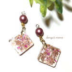 300円☆レジン四角(ピンク系)☆チェコパールのピアスのピアス/イヤリング