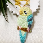 小鳥シリーズ 58 ハルクイン キーホルダー 手刺繍    インコ