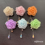 つまみ細工  ミニバラのクリップ