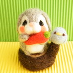 うさぎさんと小鳥と切り株（Ｇ）　羊毛フェルト