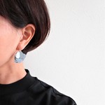 【春色】本革 たくさんのしずく（ラベンダーブルー）ピアス／イヤリング