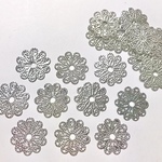 17mm♡20枚♡シルバーカラーの花型透かしパーツ♡