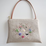 持ち手付き刺繍のポーチ（ヘリンボーン）