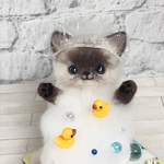 ❁︎送料無料❁︎羊毛フェルト 泡風呂に入った猫