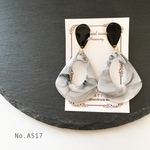 No.A517 ブラックの雫プレート × 大理石柄 ピアス / イヤリング