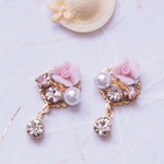 ☆　ピンクローズのビジューピアス・イヤリング　☆彡
