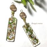 300円☆レジン長方形(グリーン、花)☆アンティーククリアのピアス/イヤリング