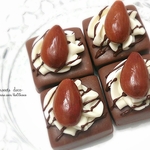 【SALE】生チョコプチケーキ（アーモンド）ストラップ