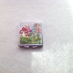 リネンと刺繍のきのこのピルケース  square