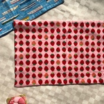いちごの夢を。32×53ｃｍガーゼの枕カバー。