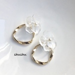クリア♪お花×ゴールドデザインリングピアス／イヤリング♡涼しげ