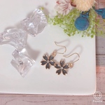 【A-185】桜ブラックＶｅｒ．♡春向け♡花びら❁ピアス