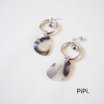 モノトーンニュアンス×シルバーピアス/イヤリング