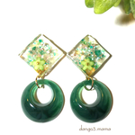 300円☆レジン四角小(グリーン、花)☆グリーンチャームののピアス/イヤリング