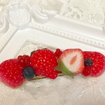 再販 イチゴとベリーのバレッタ