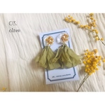 春を感じるミモザの耳飾り/(03.olive)