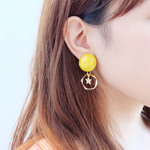 【 chimie vintage-398 】ドイツヴィンテージイエローとスターイヤリング・樹脂ピアス