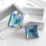 夏は夜・シンプルできれいなレジンのスタッドピアス/イヤリング