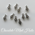 【12/13再入荷】★10個★ひし形チャーム  アンティークシルバー star antique silver charm