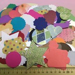スクラップブッキング用ダイカット　色、柄、ミックス１００ピース+