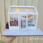 あかりの灯るパティスリー（ケーキ屋さん）★光るドールハウス完成品★LED＆電池付き・ミニチュア・ジオラマ・イルミネーション