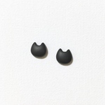 猫 pierce -black-