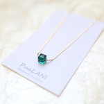 スワロのキューブ（エメラルド）♡華奢なチェーンネックレス♪～胸元にご褒美を～