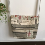 送料込み　ナチュラル系大き目ショルダー