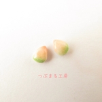 お花のつぼみピアス(色、濃いめ)