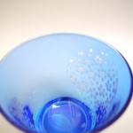 鯉が泳ぐ池で～グラス
