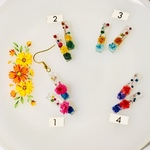 スティックの花のピアス
