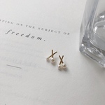cross pearl mini earring