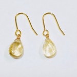 ルチルクオーツのピアス 天然石好きに