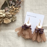 シフォンフリルとレースのピアス