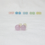 【再販】カルセドニーの淡い紫のピアス（6mm)
