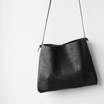 大人シンプル・レザー・ポシェット（black)