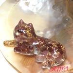 金の手のネコちゃん オルゴナイト 
