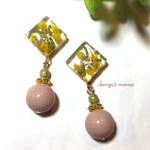400円☆レジン四角小(ミモザ)☆ピンクのピアス/イヤリング