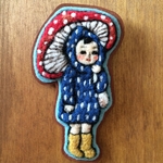 こどもときのこブローチ　雨の日のきのこ ＊羊毛フェルト刺繍＊