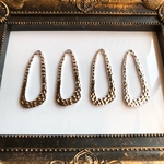 送料無料／ハンドメイドパーツ／シルバー変形雫パーツ   4pcs       303番