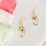 142花とツイストのピアス&イヤリング