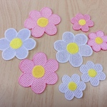 お花刺繍ワッペン   （お好きなお色もお選び頂けます）