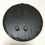 メタルボールの揺れるシルバーピアス