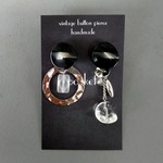 ブラックシェルのアシンメトリーピアス