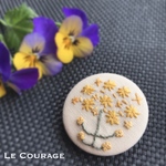 菜の花の刺繍ブローチ