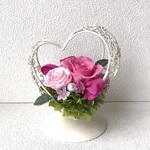 ハートアレンジ♪ホワイトデーピンクプリザーブドフラワー花ブリザードフラワー結婚式誕生日プリザ薔薇プレゼント誕生日バラギフト花器サプライズ結婚祝い退職祝い卒業祝いリボン